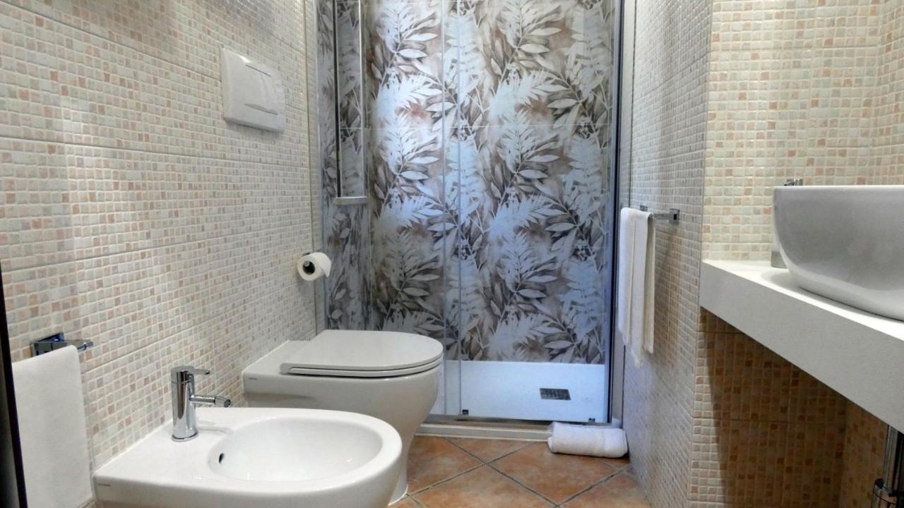 Hotel Piscina La Suite Prossedi Exterior foto